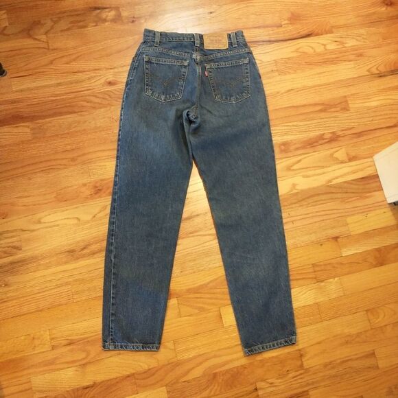 LEVIS VINTAGE 550 MEDIUM WASH HIGH RISE MOM JEANS 6 - Picture 3 of 4